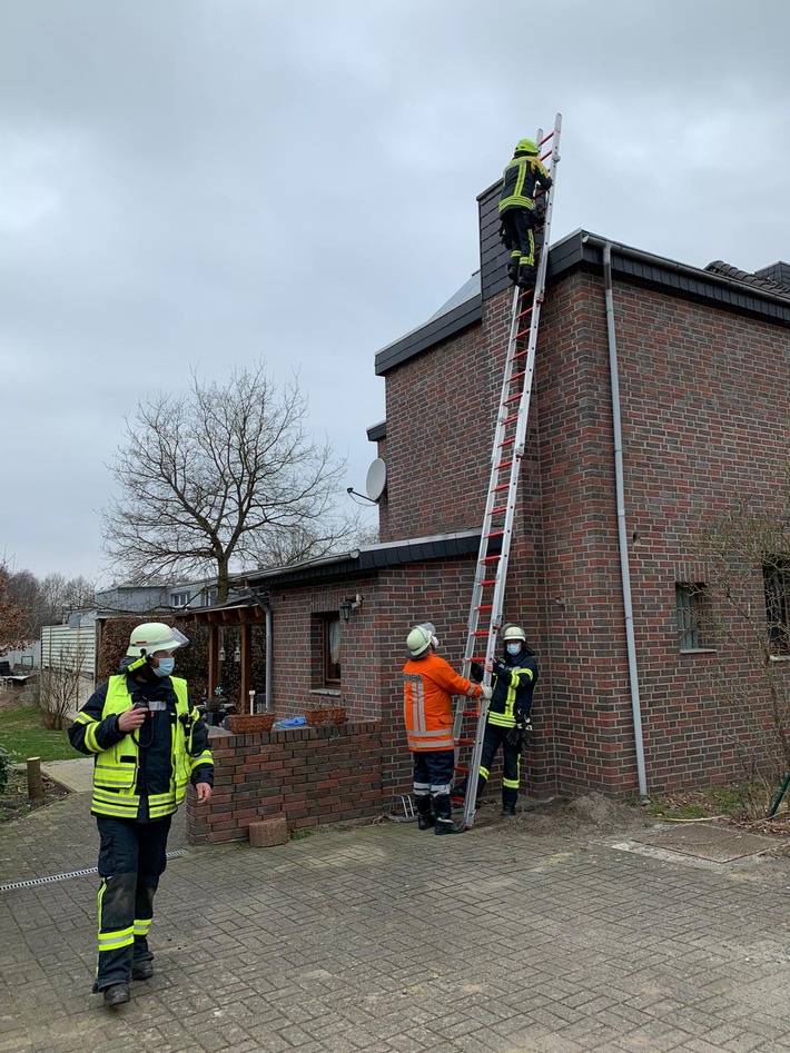 FFW Schiffdorf: Schornsteinbrand sorgt für zweiten Einsatz am Freitagabend in Spaden