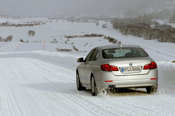 GTÜ: Im Winter den Fahrstil den Straßenverhältnissen anpassen