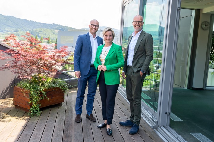 Baden-Württemberg Minister of Economic Affairs Dr. Hoffmeister-Kraut Visits Koehler Paper