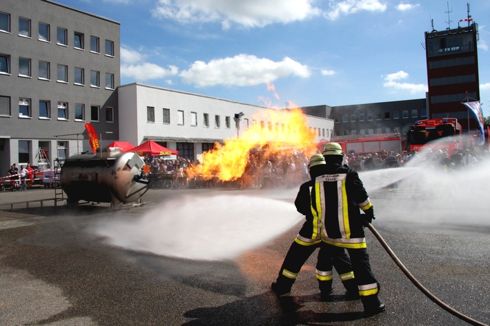 FW-E: Tage der offenen Tür bei der Feuerwehr, Wache an der Eisernen Hand steht Besuchern ein Wochenende lang zur Verfügung