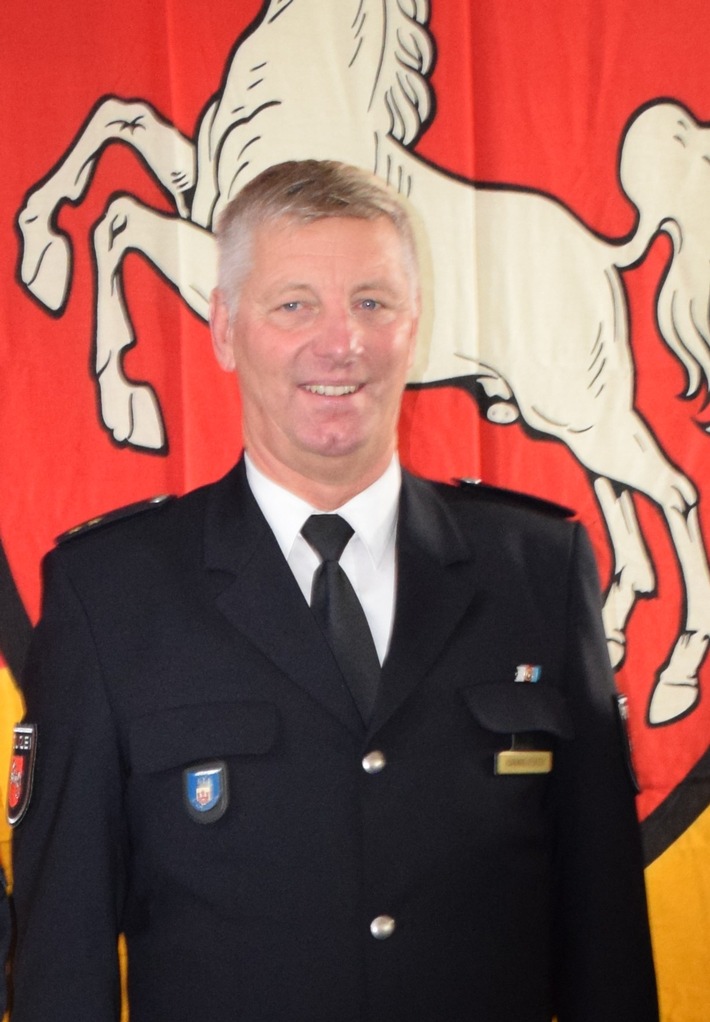 POL-GOE: Polizeikommissariat Stadthagen verabschiedet Leiter in den Ruhestand