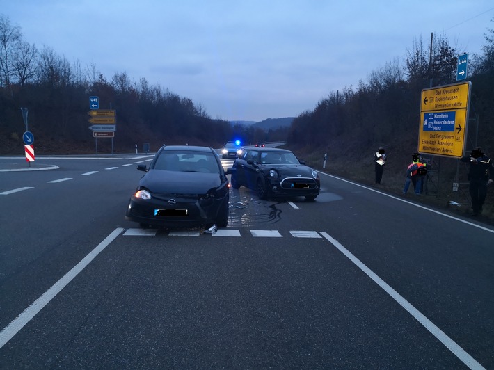 POL-PDKL: Verkehrsunfall auf der B 48, Sachschaden ca. 10.000,-- Euro