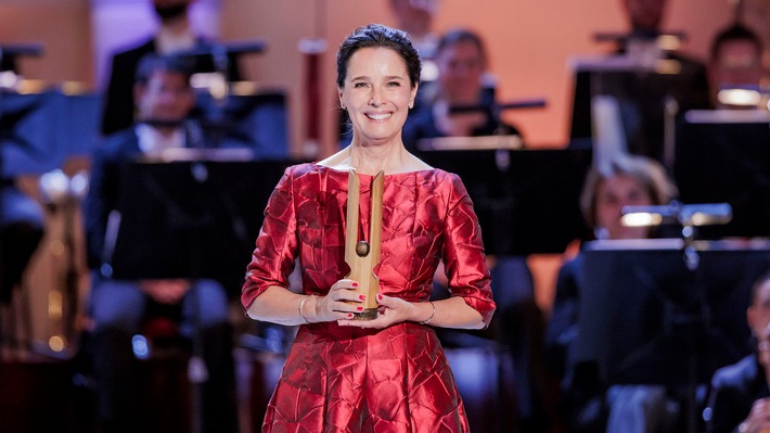 Live im ZDF: Désirée Nosbusch präsentiert den OPUS KLASSIK 2025