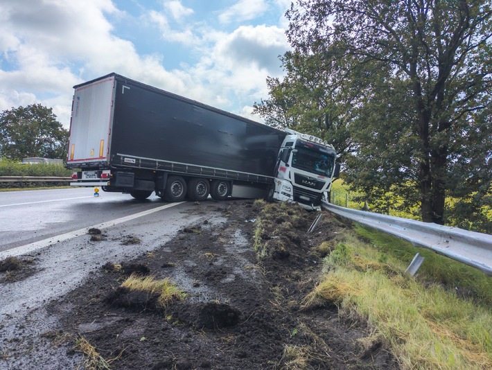 POL-VER: A27: Lkw-Bergung führt (aktuell) zu Verkehrsbehinderungen - Stundenlange Beeinträchtigungen erwartet