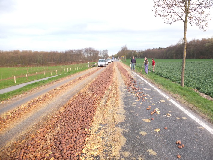 POL-DN: Kartoffeln landeten auf der Tagebaurandstraße