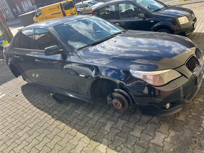 POL-HA: Räder eines geparkten Autos in Altenhagen gestohlen