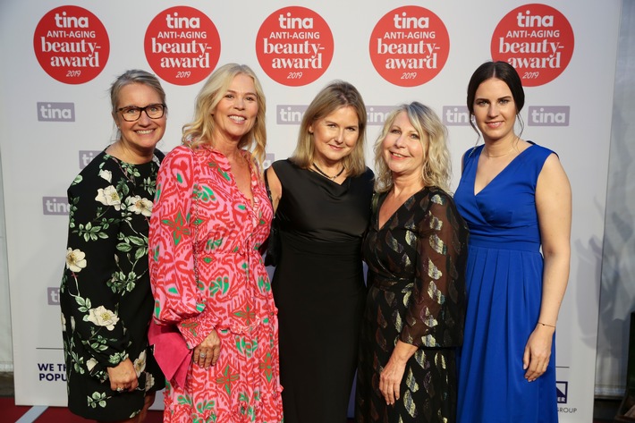 ANNEMARIE BÖRLIND erhält den tina Anti-Aging Beauty Award 2019