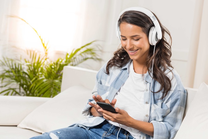 Nur die Generation 50-plus hört Musik noch über das Radio