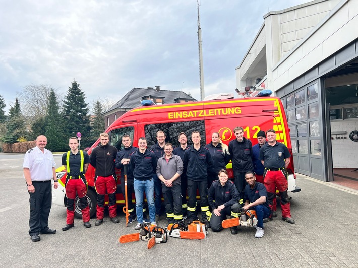 FW-WRN: Erfolgreicher Motorsägenlehrgang der Freiwilligen Feuerwehr Werne