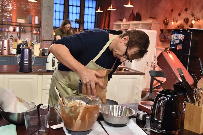 Nackte Tatsachen bei "Das große Promibacken" am Mittwoch, 6. März 2019 in SAT.1