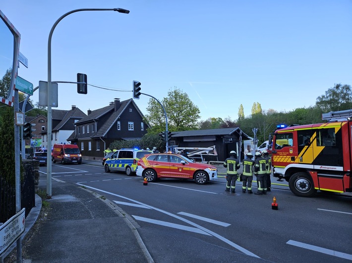 FW-EN: 2 parallele Einsätze am Donnerstagabend für die Feuerwehr Wetter (Ruhr)