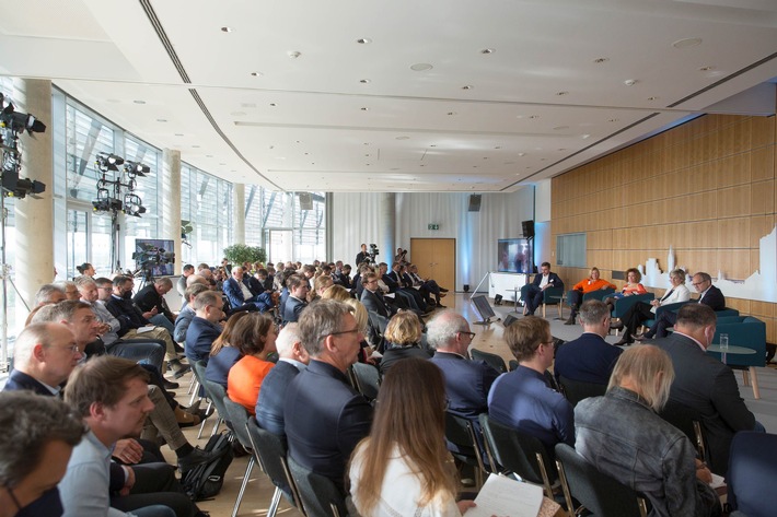„Wer Vielfalt will, muss einbinden“: Zweitägige Europäische Public Value Konferenz von MDR und HHL in Leipzig beendet