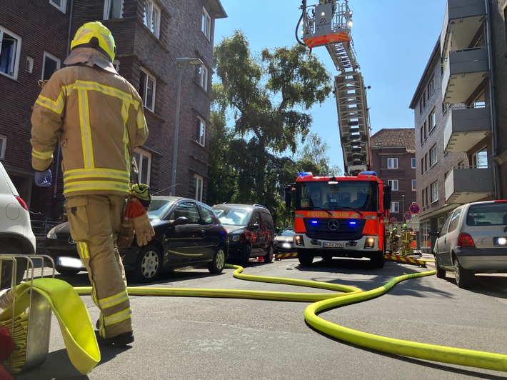 FW Hannover: Zimmerbrand in der Südstadt