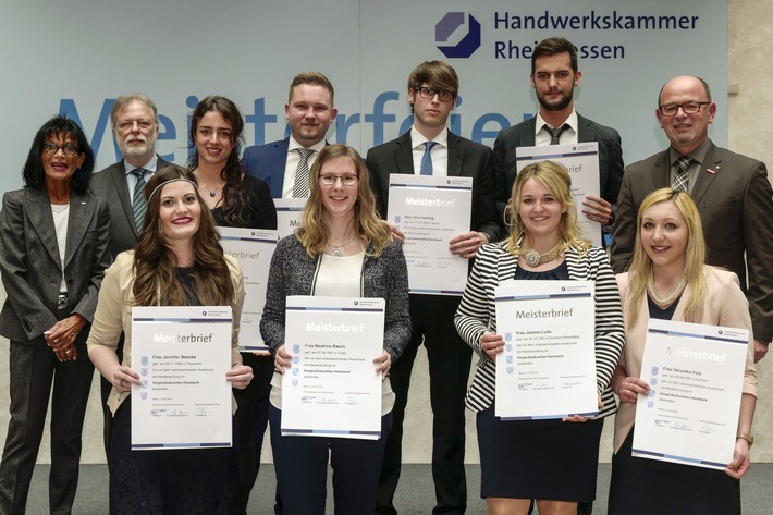 194 neue Hörakustiker-Meister in Mainz geehrt / "Den dynamischen Menschen dieser Branche gehört die Zukunft"