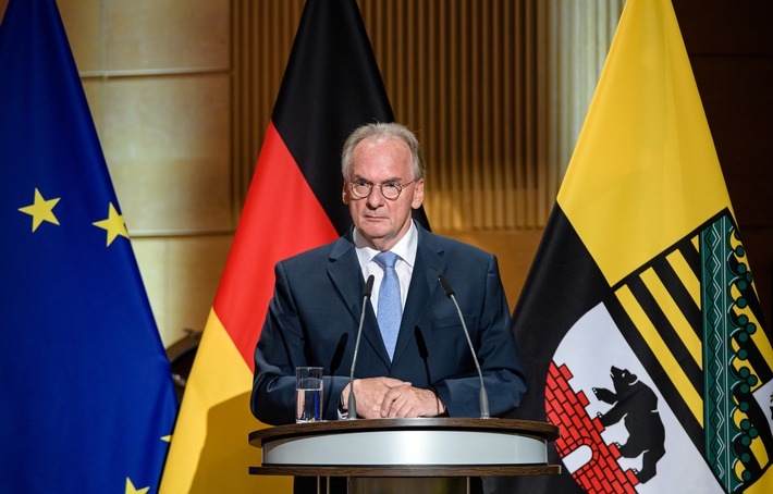 Ministerpräsident Reiner Haseloff // (c) Staatskanzlei / Schlüter / Weiterer Text über ots und www.presseportal.de/nr/157804 / Die Verwendung dieses Bildes ist für redaktionelle Zwecke unter Beachtung ggf. genannter Nutzungsbedingungen honorarfrei. Veröffentlichung bitte mit Bildrechte-Hinweis.