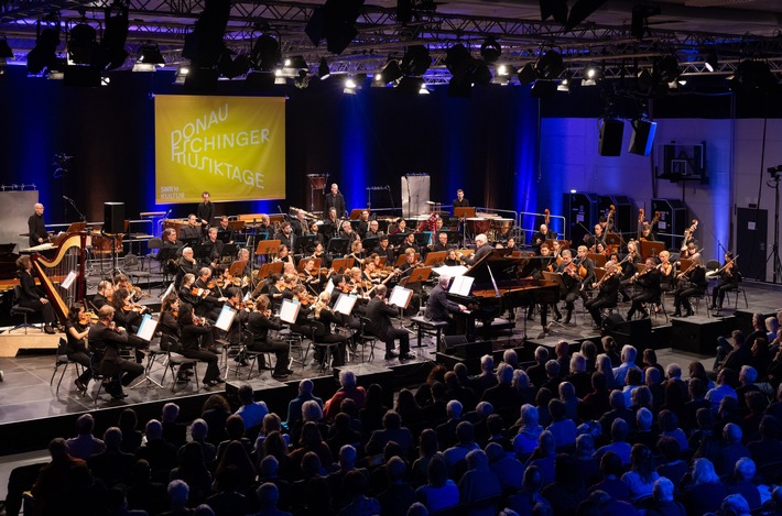 Donaueschinger Musiktage 2024 unter dem Titel "alonetogether"