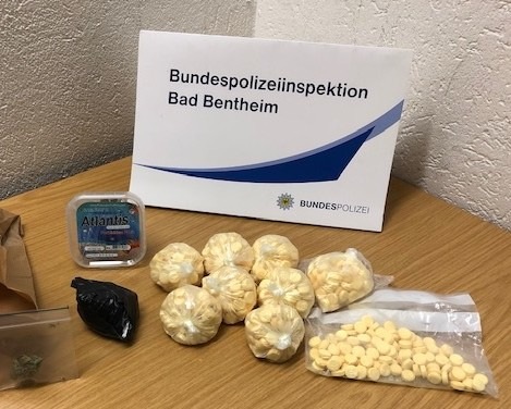 BPOL-BadBentheim: 20-Jähriger mit verschiedenen Drogen im Fernbus erwischt
