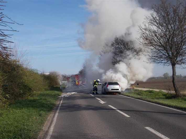 POL-PDLU: (Maxdorf) - PKW Brand auf Umgehungsstraße K2 zwischen Lambsheim und Maxdorf