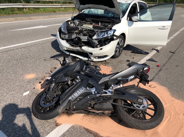 POL-PDKL: Motorradfahrer bei Überholvorgang schwer verletzt