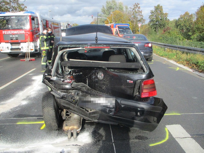 POL-REK: 211028-2: Folgenschwerer Auffahrunfall