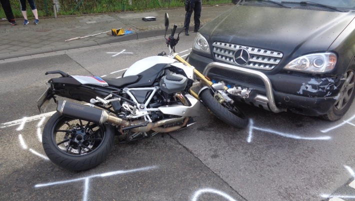 POL-AC: KORREKTUR: Unfall in Bergrath - Motorradfahrer kommt schwer verletzt ins Krankenhaus
