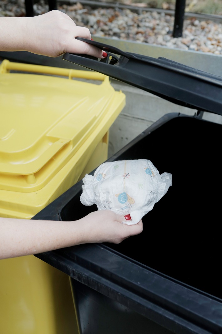Knapp vorbei ist auch daneben: Wie Fehlwürfe in der Gelben Tonne oder dem Gelben Sack das Recycling behindern