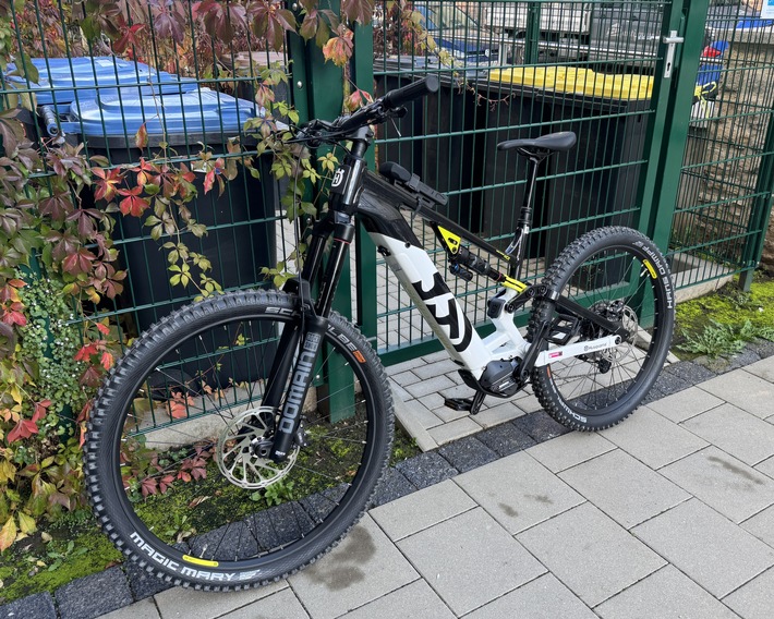 LPI-EF: Hochwertiges Fahrrad aus Keller gestohlen