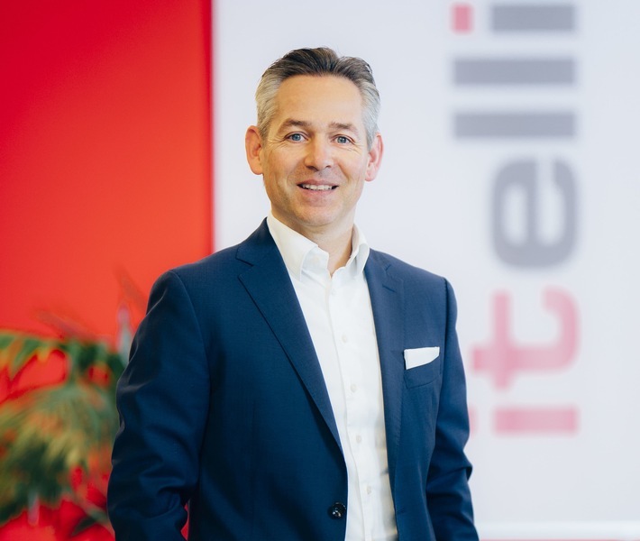 itelligence-Gruppe erzielt Einigung zur Mehrheitsbeteiligung an FH in Brasilien / Norbert Rotter, Vorstandsvorsitzender der itelligence AG: "Als global agierendes Unternehmen, mit nunmehr 26 eigenen Tochtergesellschaften, ist die Übernahme von FH für die itelligence-Gruppe eine strategische Expansion in den lateinamerikanischen Markt. Wir gewinnen 700 SAP-Kolleginnen und Kollegen an sechs Standorten in Brasilien, die jetzt Teil eines globalen Teams von 9.200 Mitarbeitern sind. Mit der eigenen IP von FH, kombiniert mit innovativen Technologien von SAP, sind wir bestens gerüstet, um innerhalb und außerhalb Brasiliens weiter zu wachsen." Weiterer Text über ots und www.presseportal.de/nr/24336 / Die Verwendung dieses Bildes ist für redaktionelle Zwecke honorarfrei. Veröffentlichung bitte unter Quellenangabe: "obs/itelligence/Michael Adamski"