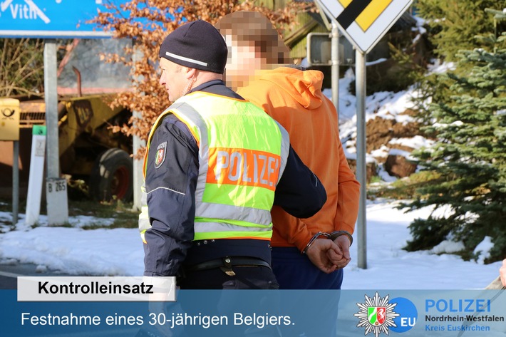 POL-EU: Gemeinsame Kontrollaktion an Grenze: Spürhündin &quot;Ulla&quot; fand erneut Drogen - Belgier vorläufig festgenommen