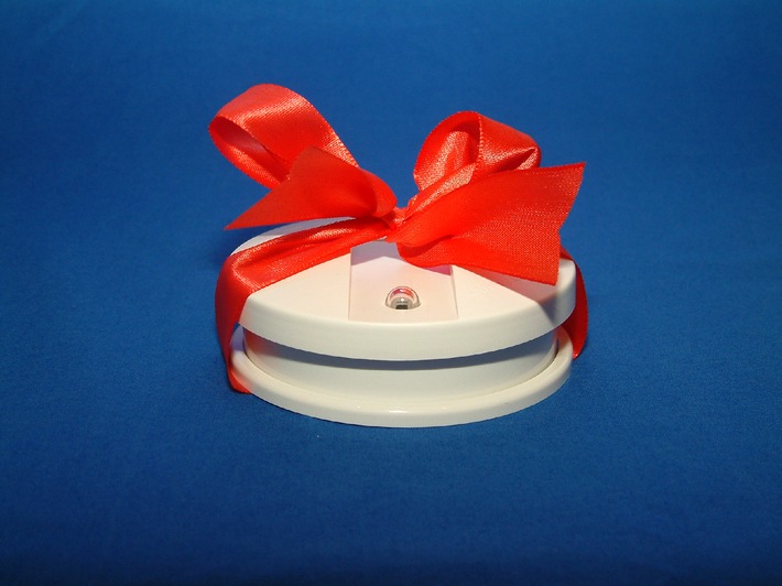 Rauchmelder als Geschenk in den Nikolausstiefel / DFV appelliert: Überraschen Sie Ihre Lieben mit einem kleinen Lebensretter