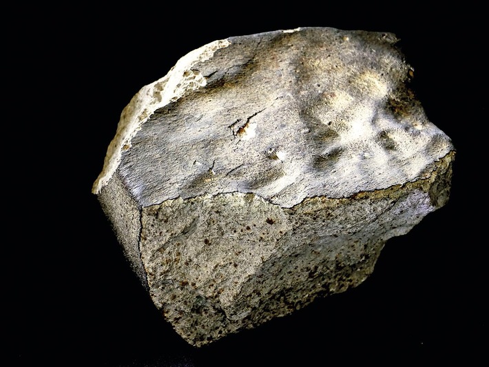 Himmelsphänomen Meteorit: einen der ersten gut dokumentierten Vorgänge dieser Art zeigt die Münchner Mineralienmesse in einer Sonderschau zum Meteorit von Mauerkirchen