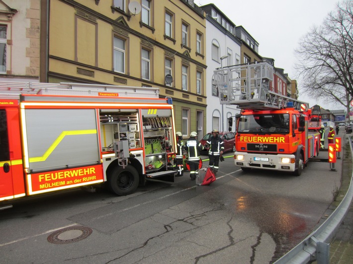 FW-MH: Anwohner melden Brandgeruch in einem Mehrfamilienhaus