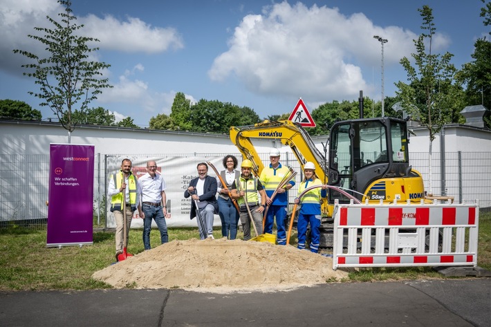 Pressemeldung: Spatenstich: Westconnect startet Glasfaserausbau in Dortmund