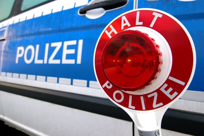 BPOL NRW: Bundespolizei verhaftet 42-Jährige auf der Autobahn 40 in Wachtendonk