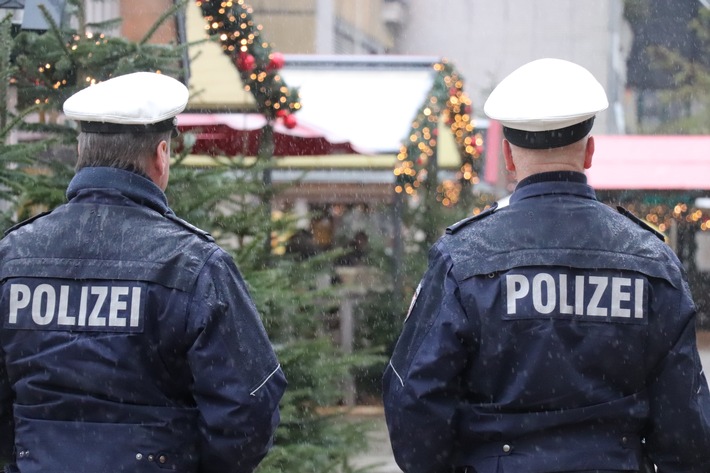 POL-HX: Auch in der Weihnachtszeit gilt: Augen auf, Tasche zu!