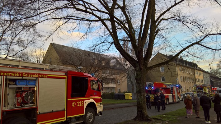 FW-GE: Wohnungsbrand in Gelsenkirchen Schalke - 1 verletzte Person -erheblicher Sachschaden