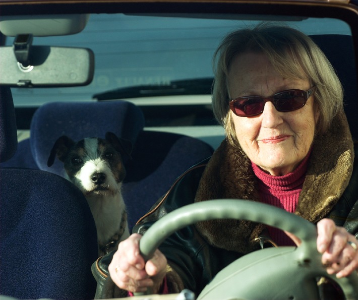 Hohe Sterberate für Senioren auf Europas Straßen / Eine aktuelle Studie der Allianz Versicherung zeigt: Ältere Menschen sind häufiger Opfer als Verursacher von Verkehrsunfällen