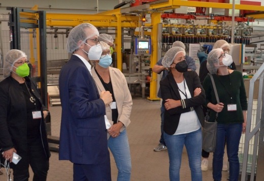 Presseinformation: DIE GRÜNEN-Delegation zu Besuch beim MineralBrunnen RhönSprudel