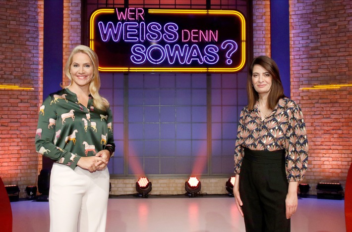 Das Erste: Breaking News: Judith Rakers und Linda Zervakis bei "Wer weiß denn sowas?"