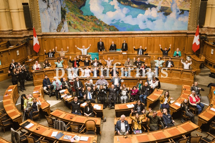 Il 21 ottobre 2026, la sala del Consiglio nazionale ospiterà la seconda sessione delle persone con disabilità