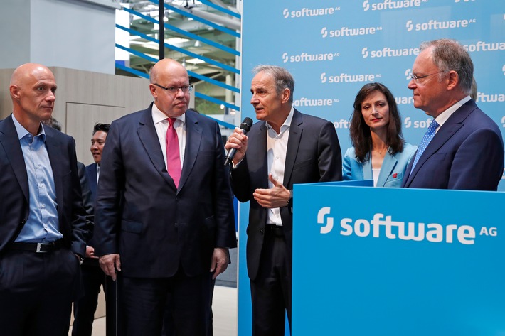 Wirtschaftsminister Altmaier eröffnet CEBIT-Rundgang bei Software AG