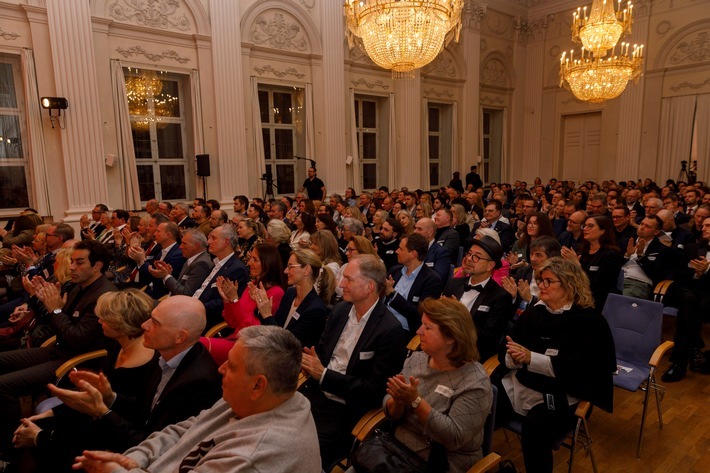 Neujahrsempfang 2025 der BVMID - Bundesvereinigung Mittelstand in Deutschland in der Münchner Residenz / Weiterer Text über ots und www.presseportal.de/nr/172454 / Die Verwendung dieses Bildes für redaktionelle Zwecke ist unter Beachtung aller mitgeteilten Nutzungsbedingungen zulässig und dann auch honorarfrei. Veröffentlichung ausschließlich mit Bildrechte-Hinweis.