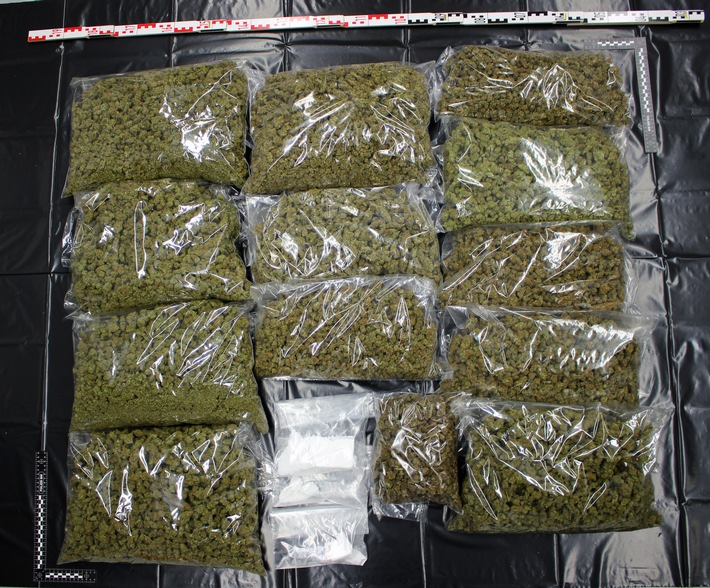 POL-AA: Auenwald/Kornwestheim/Stuttgart/Waiblingen: Ermittlungserfolg gegen die Rauschgiftkriminalität - Kriminalpolizei Waiblingen beschlagnahmte über 11 Kilo Marihuana