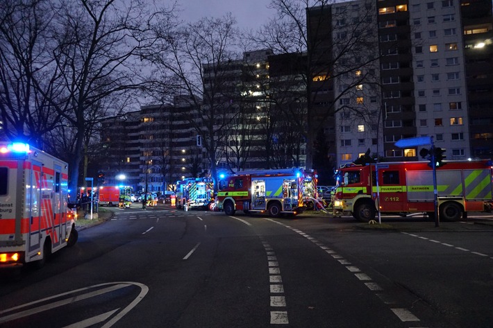 POL-ME: Hochhausbrand in Ratingen: Ermittlungen zur Brandursache laufen - Ratingen - 2202022