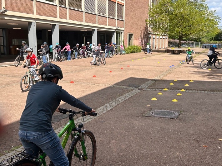 POL-PPTR: Fahrradfahren aber sicher: Fünftklässler nahmen an Projekttag teil