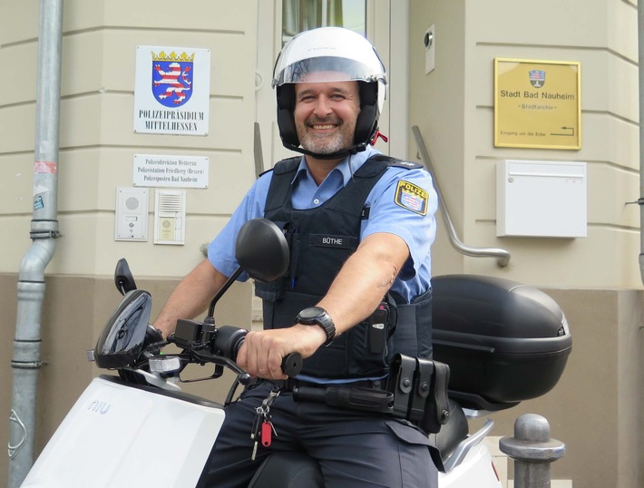 POL-WE: Polizist vor Ort - Ganz modern auf zwei Rädern unterwegs