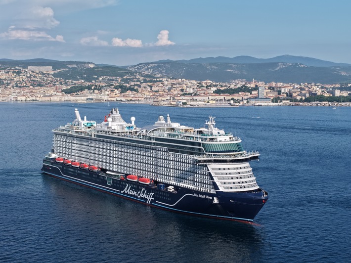 Mein Schiff Flow feierlich getauft: Drei Taufpatinnen, ein Schiff und ein gemeinsamer Flow