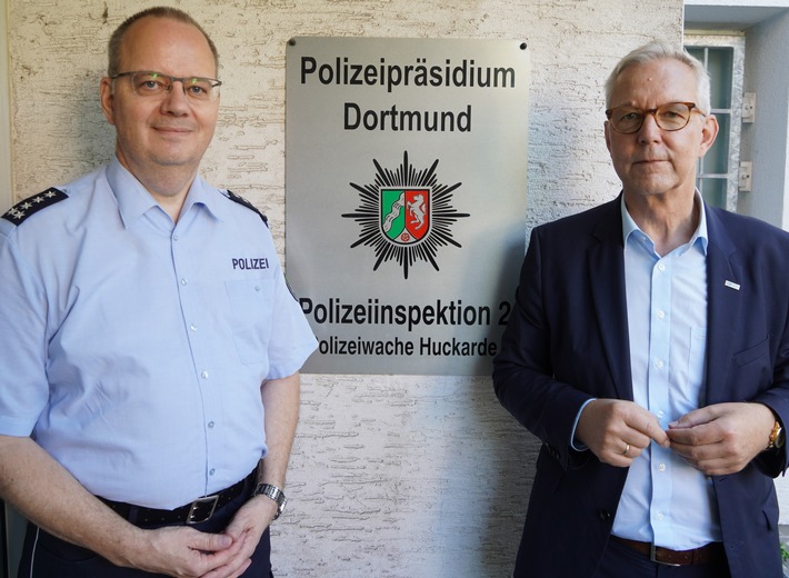 POL-DO: Neuer Wachleiter in Huckarde: EPHK Rolf Luckner (58) übernimmt das Ruder von Egbert Gössing