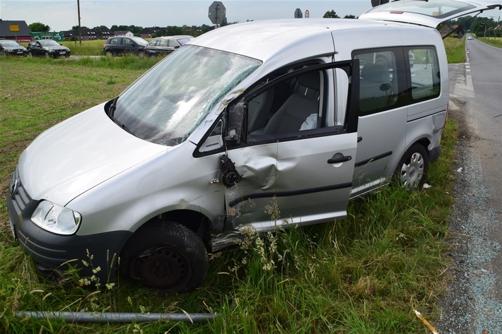 POL-HF: Verkehrsunfall Verletzter -
PKW missachtet Vorfahrt