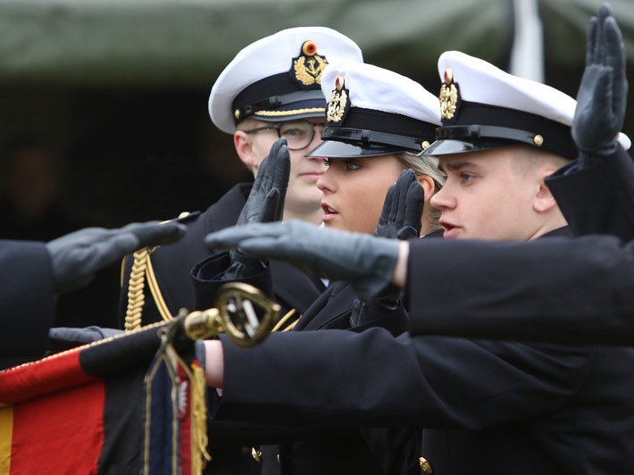 Vereidigung und Feierliches Gelöbnis am Gründungstag der Bundeswehr in Plön